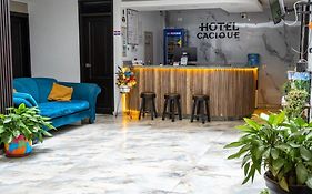 Hotel Cacique